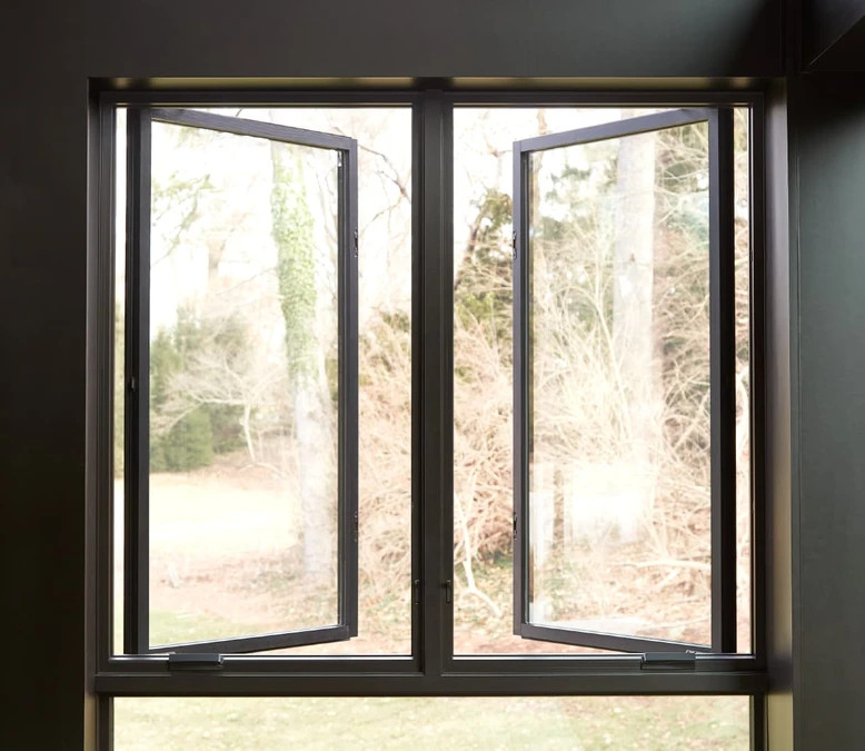 Laredo Pella Reserve Contemporary Wood Window